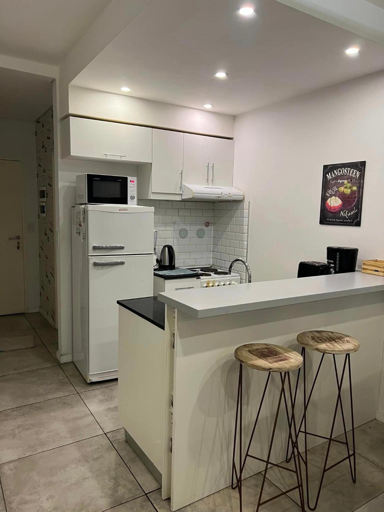 Suite In San Telmo Dormitorio En Suite Con Dos Banos Y Balcon A La Calle Buenos Aires Ngoại thất bức ảnh